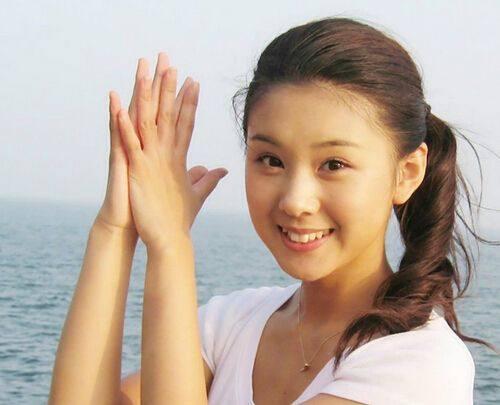 娱乐吃瓜娃娃脸